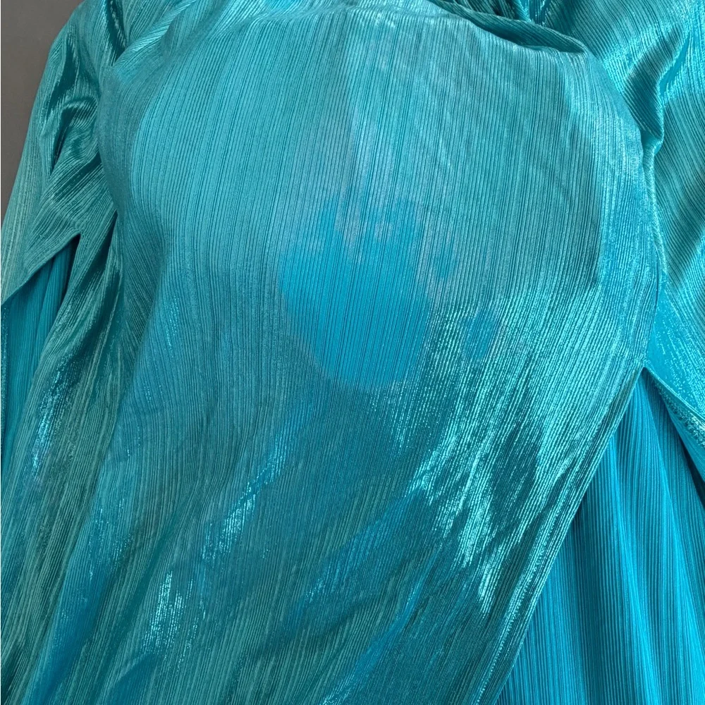 Bronx and Banco Romi Metallic Gown - Picture 8 of 11